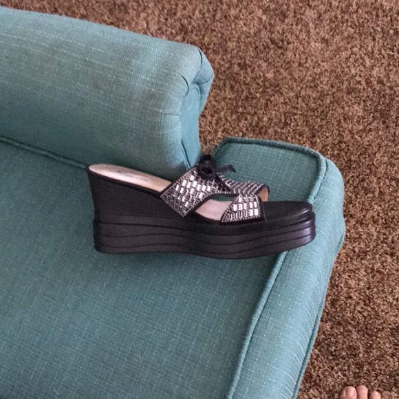 Sandals - Picture 2 of 3